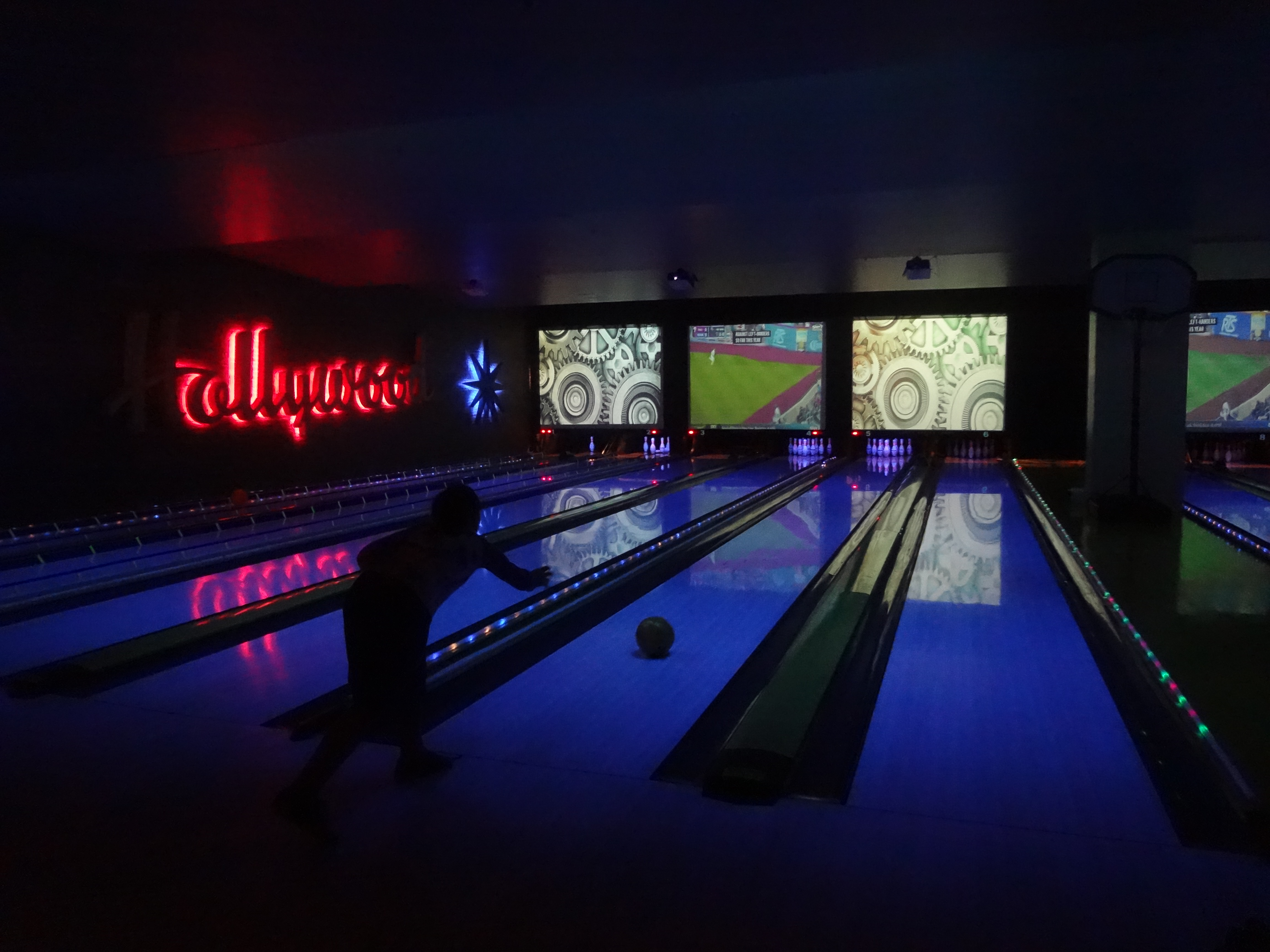 4 Lanes New Bowling Alley-Chile